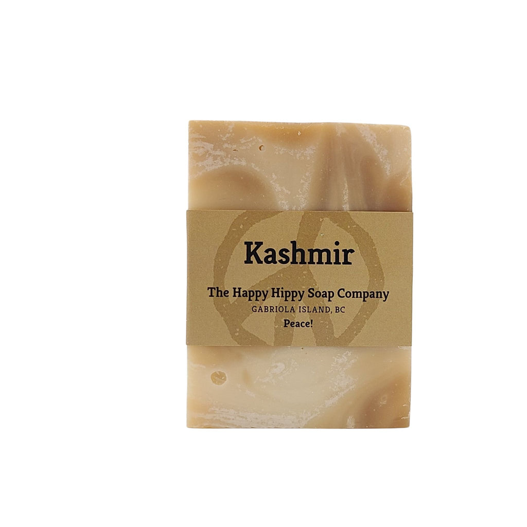 Kashmir soap smokie patchouli blended with deep rich vanilla, spicy litsea, sugary lemon and tart lime.
